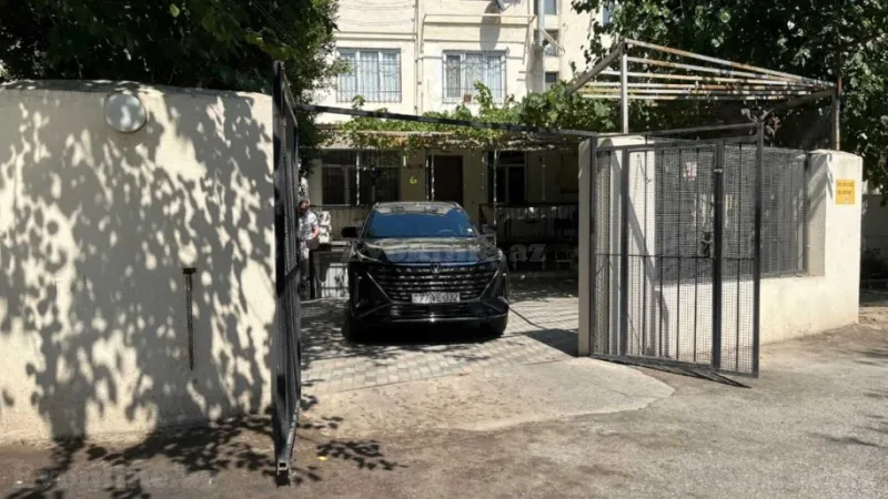 Satılır 3 otaqlı Mənzil Köhnə tikili 100 m² Gənclik m. - şəkil 2