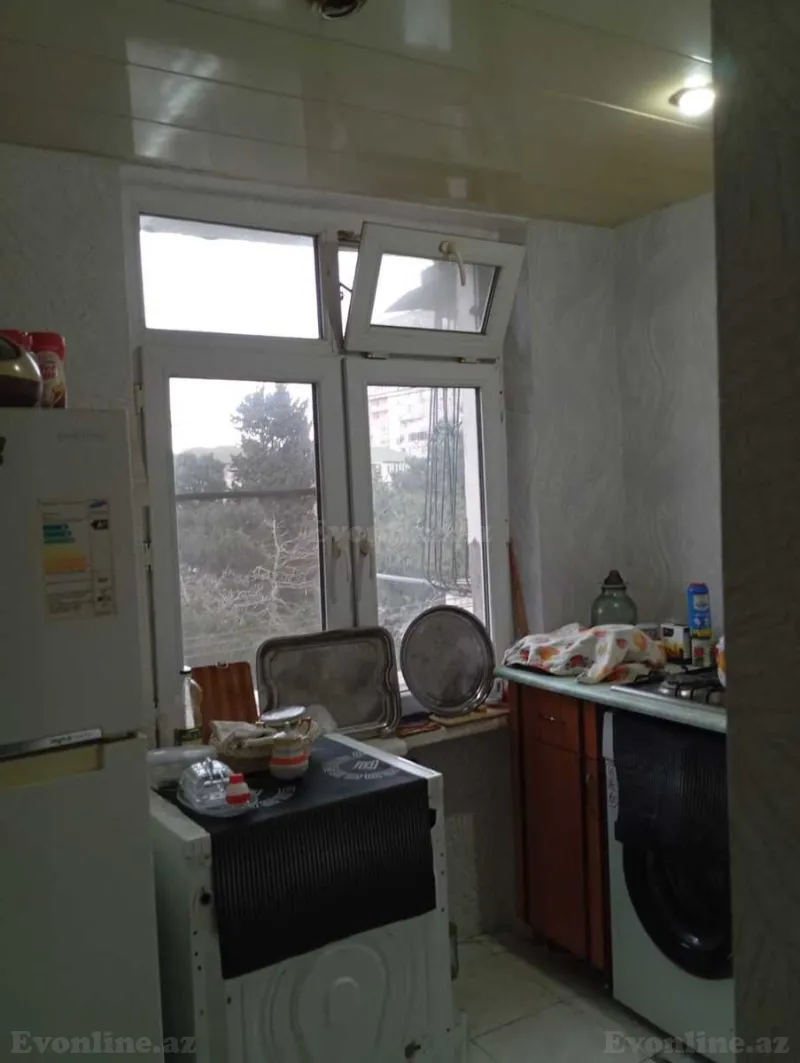 Satılır 2 otaqlı Mənzil Köhnə tikili 50 m² İnşaatçılar m. - şəkil 3