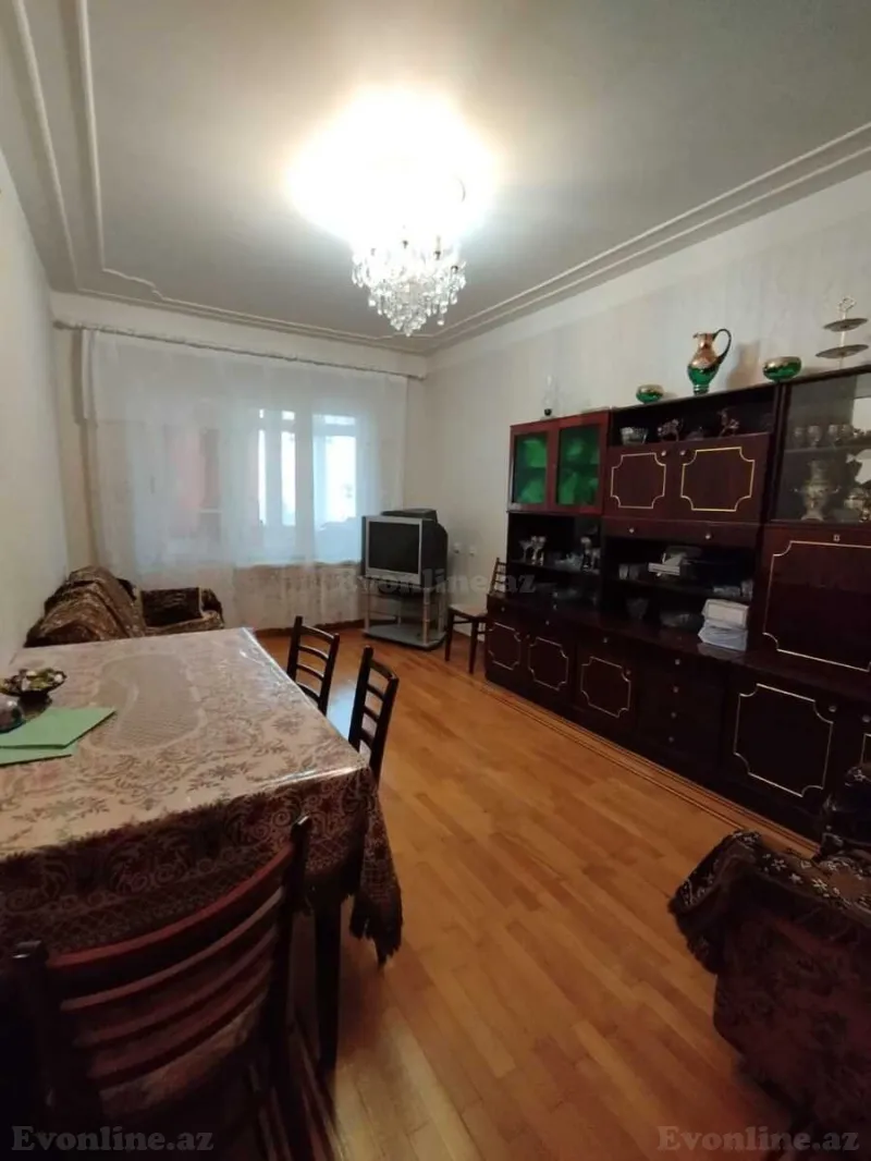 Satılır 3 otaqlı Mənzil Köhnə tikili 90 m² 6-cı mikrorayon