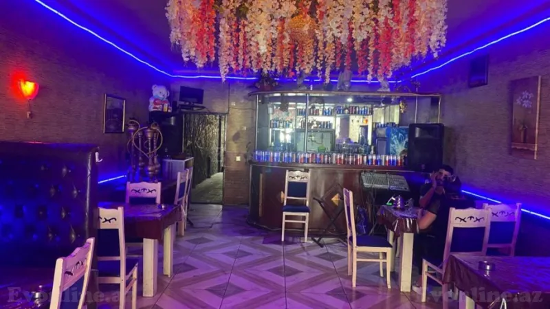 Kirayə verilir Obyekt 350 m² 8 Noyabr m.