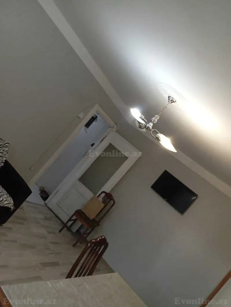 Satılır 2 otaqlı Mənzil Köhnə tikili 55 m² İnşaatçılar m. - şəkil 5