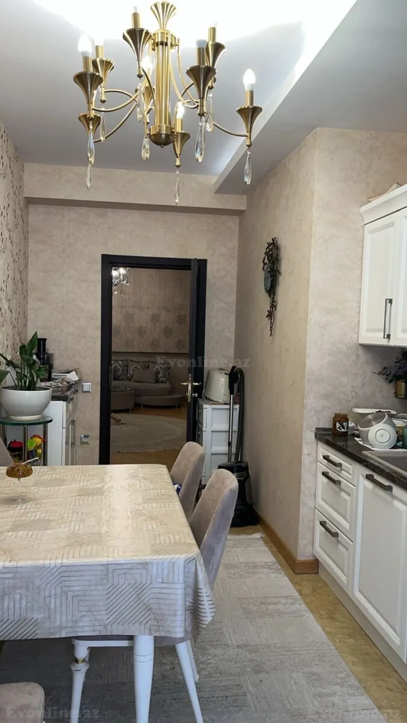 Satılır 4 otaqlı Mənzil Yeni tikili 200 m² Nəsimi r. - şəkil 5