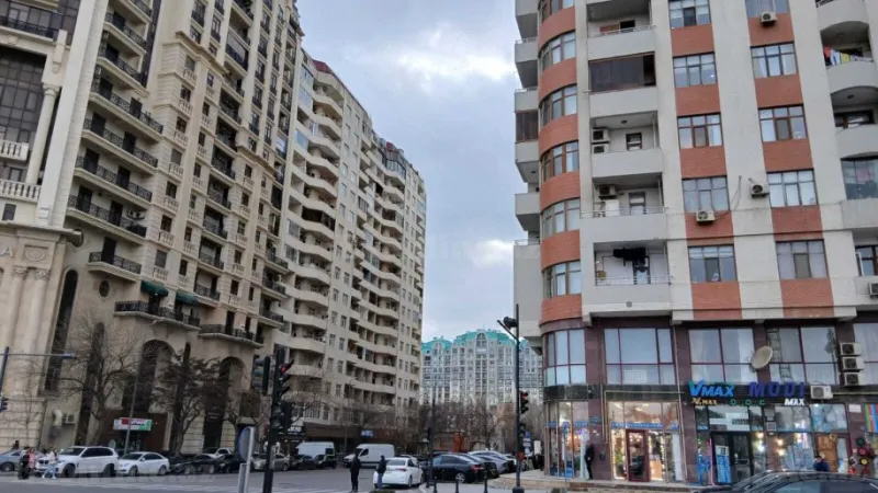 Satılır 4 otaqlı Mənzil Yeni tikili 200 m² Nəsimi r. - şəkil 14