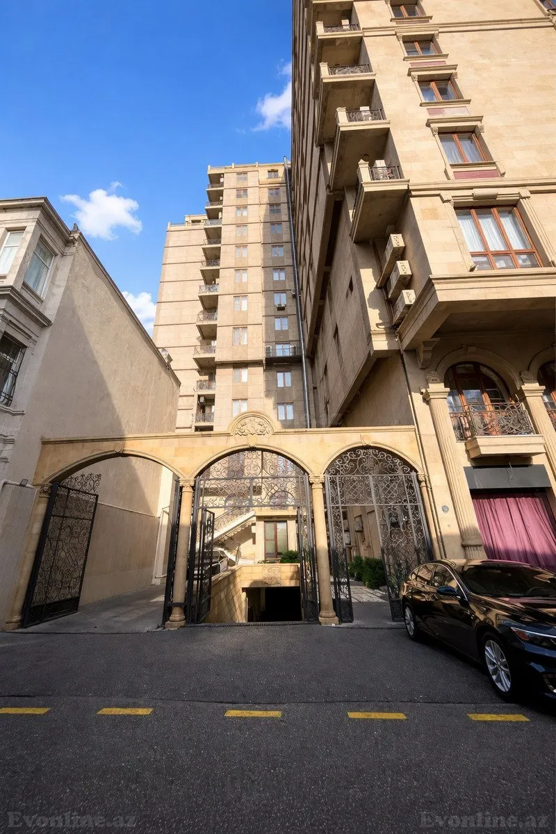 Satılır 4 otaqlı Mənzil Yeni tikili 250 m² İçərişəhər m. - şəkil 15