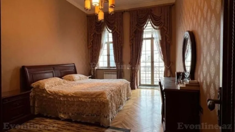 Satılır 5 otaqlı Mənzil Köhnə tikili 250 m² İçərişəhər m. - şəkil 8