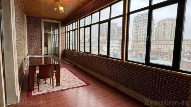 Satılır 5 otaqlı Mənzil Köhnə tikili 250 m² İçərişəhər m. - şəkil 12