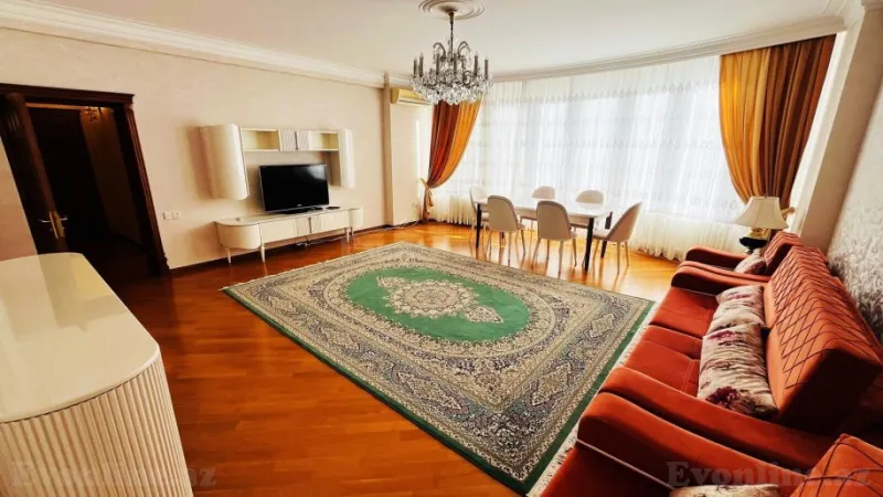 Satılır 5 otaqlı Mənzil Yeni tikili 200 m² 28 May m.