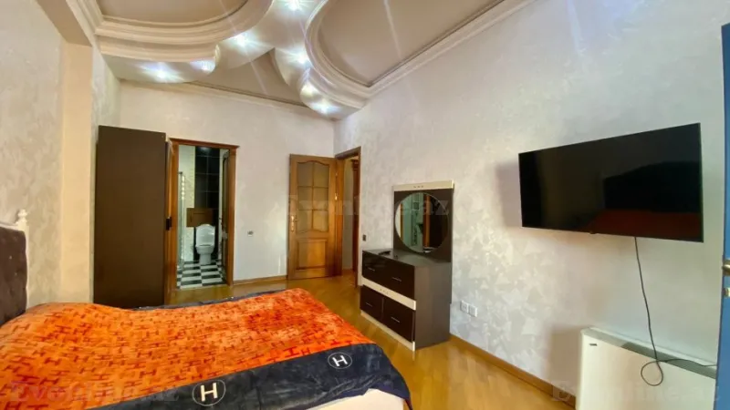 Kirayə verilir 4 otaqlı Mənzil Yeni tikili 200 m² 28 May m. - şəkil 12