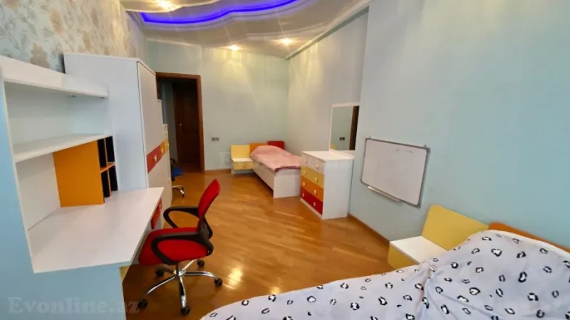 Kirayə verilir 4 otaqlı Mənzil Yeni tikili 200 m² 28 May m. - şəkil 16