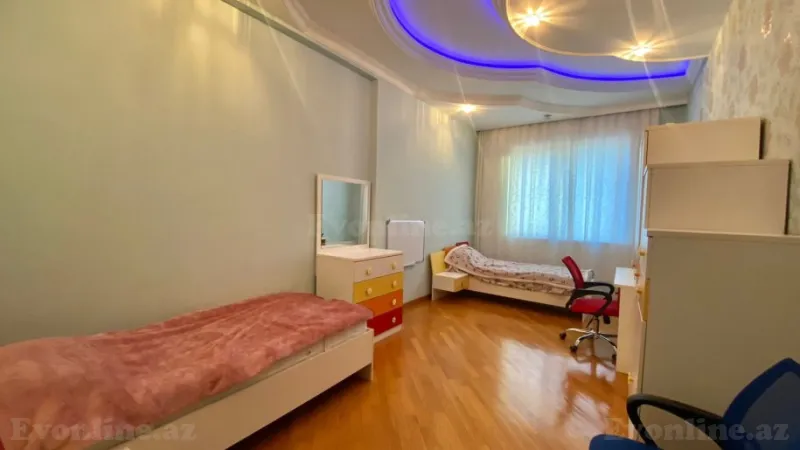 Kirayə verilir 4 otaqlı Mənzil Yeni tikili 200 m² 28 May m. - şəkil 17