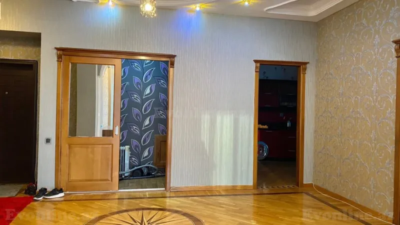 Kirayə verilir 4 otaqlı Mənzil Yeni tikili 200 m² 28 May m. - şəkil 21