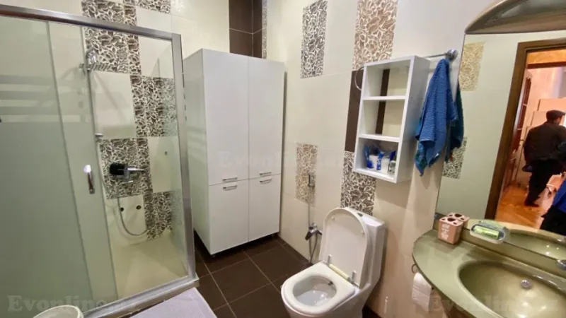 Kirayə verilir 4 otaqlı Mənzil Yeni tikili 200 m² 28 May m. - şəkil 22