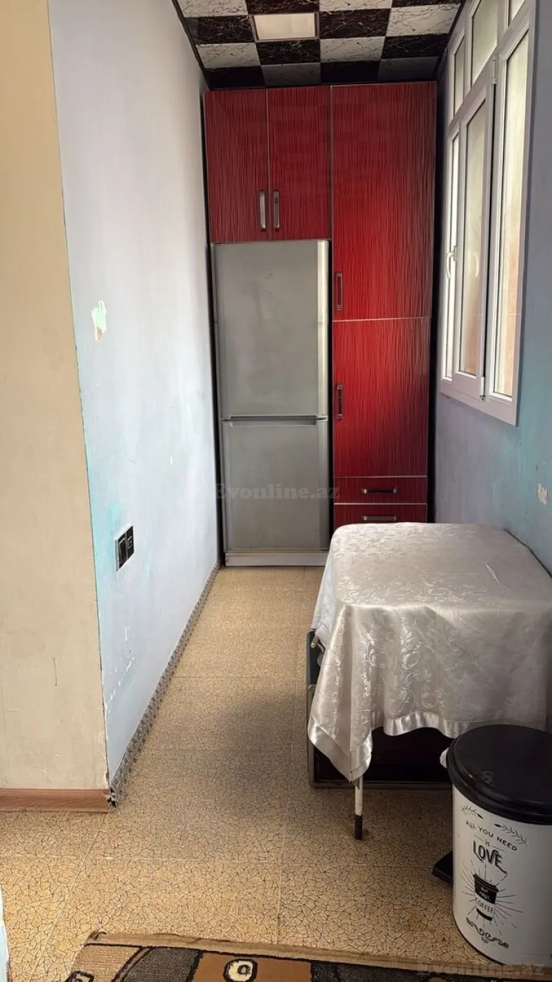 Satılır 2 otaqlı Mənzil Köhnə tikili 45 m² 8-ci mikrorayon - şəkil 2