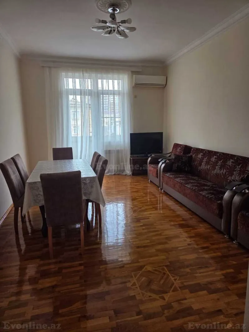 Kirayə verilir 2 otaqlı Mənzil Köhnə tikili 70 m² Nəriman Nərimanov m.