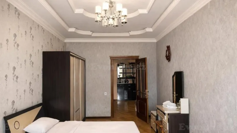 Satılır 4 otaqlı Mənzil Yeni tikili 170 m² 8 Noyabr m. - şəkil 7