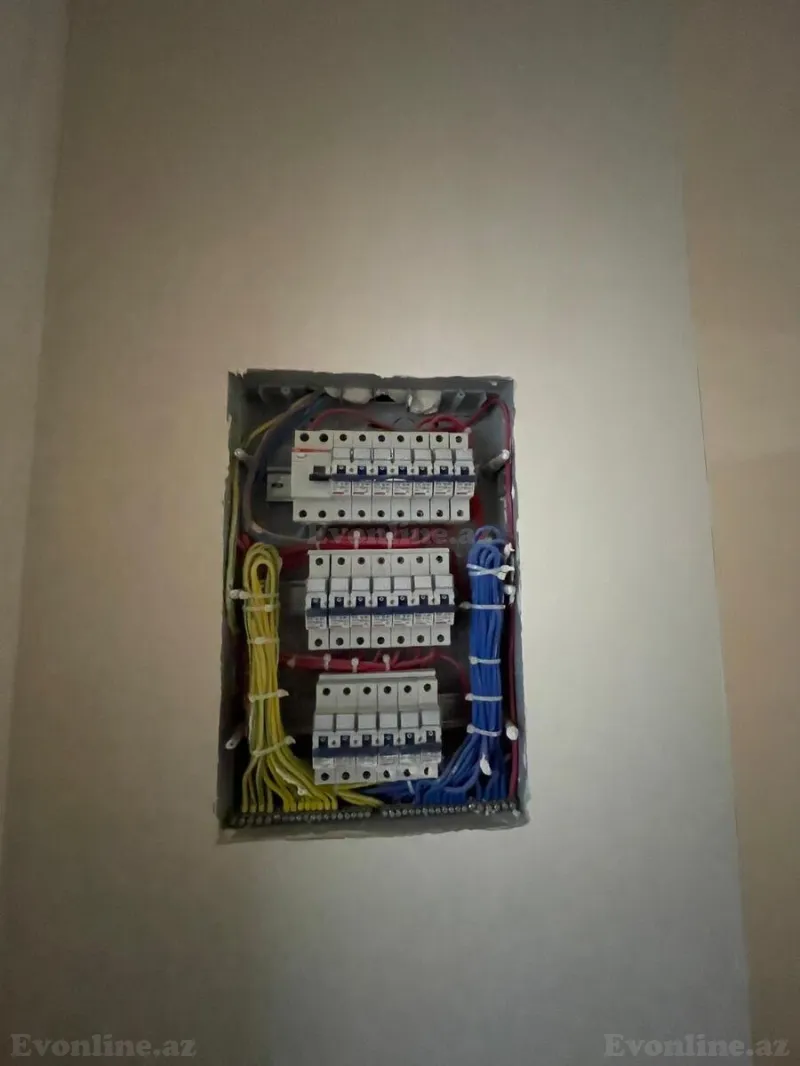 Satılır 3 otaqlı Mənzil Yeni tikili 128 m² Qara Qarayev m. - şəkil 3