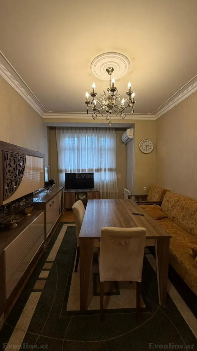 Satılır 3 otaqlı Mənzil Köhnə tikili 65 m² Qara Qarayev m.