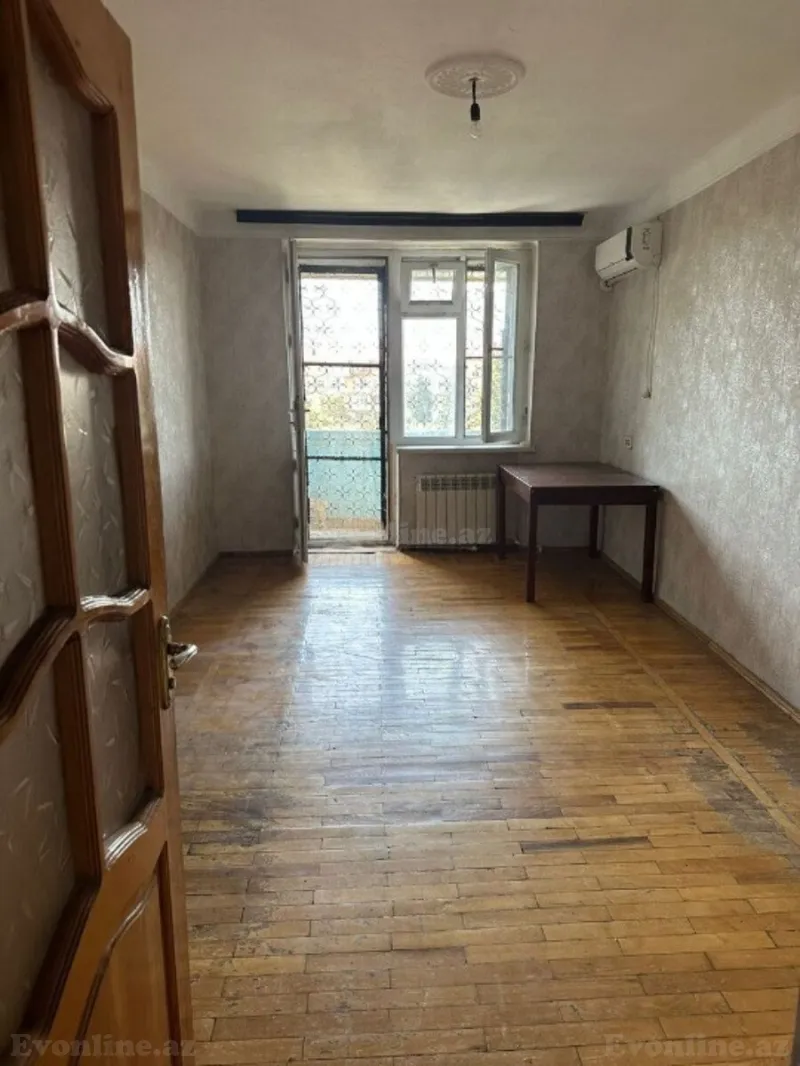 Satılır 3 otaqlı Mənzil Köhnə tikili 75 m² Neftçilər m. - şəkil 3