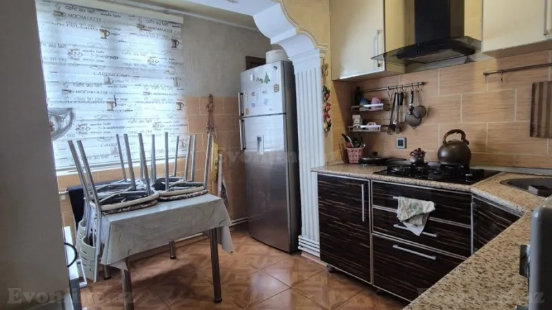 Satılır 4 otaqlı Mənzil Köhnə tikili 100 m² Yeni Yasamal - şəkil 12