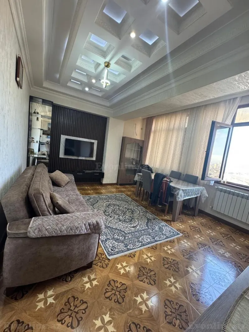 Satılır 3 otaqlı Mənzil Yeni tikili 70 m² 9-cu mikrorayon - şəkil 2