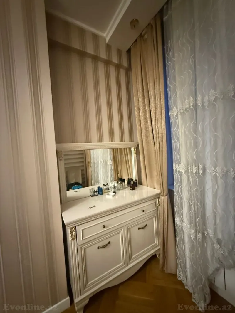 Satılır 3 otaqlı Mənzil Yeni tikili 135 m² Elmlər Akademiyası m. - şəkil 10