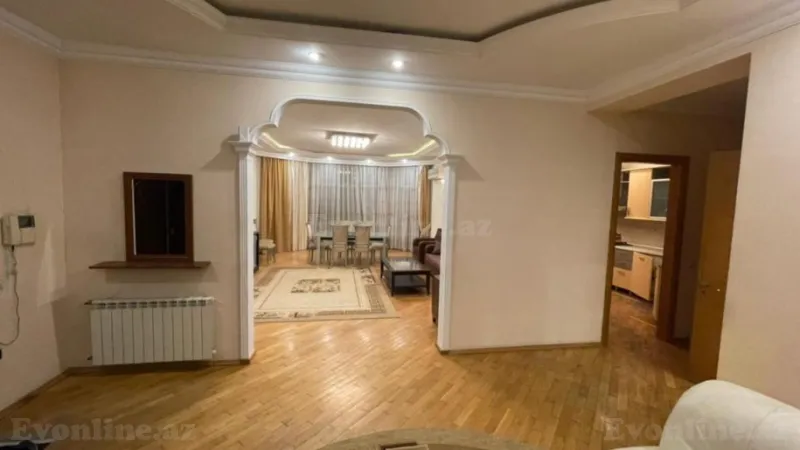 Kirayə verilir 3 otaqlı Mənzil Yeni tikili 200 m² Gənclik m.