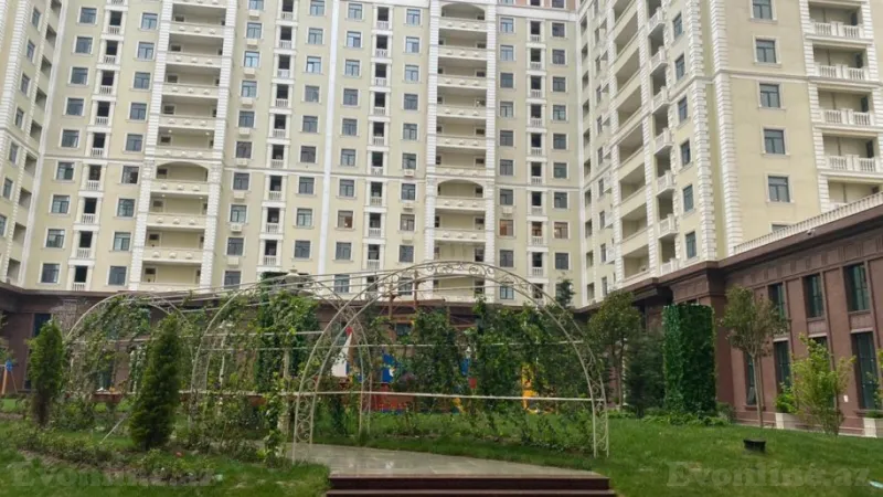 Satılır 4 otaqlı Mənzil Yeni tikili 250 m² Elmlər Akademiyası m. - şəkil 2