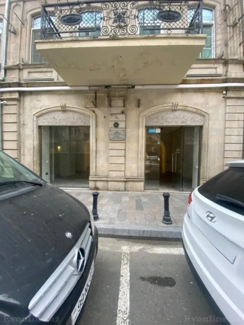 Kirayə verilir Obyekt 300 m² Sahil m.