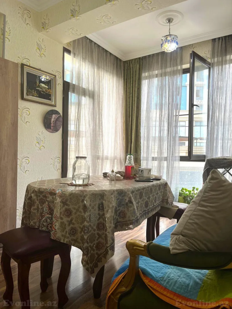 Satılır 2 otaqlı Mənzil Köhnə tikili 55 m² Gənclik m. - şəkil 2