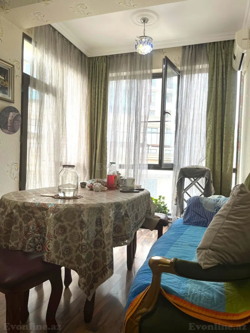 Satılır 2 otaqlı Mənzil Köhnə tikili 55 m² Gənclik m. - şəkil 3