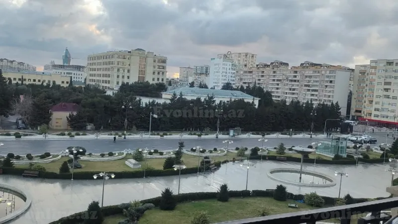 Satılır 1 otaqlı Mənzil Yeni tikili 50 m² Gənclik m. - şəkil 2