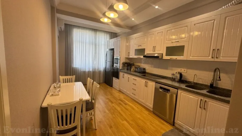 Kirayə verilir 3 otaqlı Mənzil Yeni tikili 140 m² 28 May m. - şəkil 10