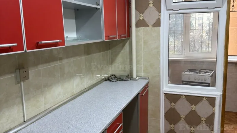 Kirayə verilir 3 otaqlı Mənzil Köhnə tikili 70 m² Əhmədli