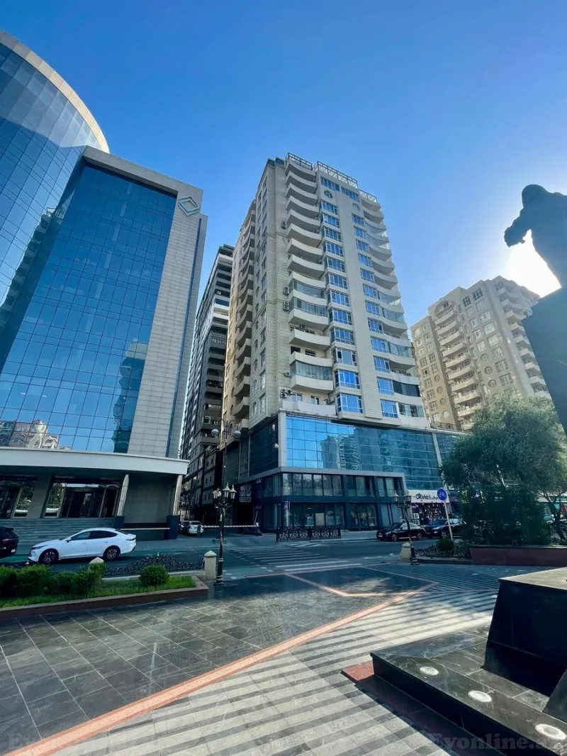 Satılır 3 otaqlı Mənzil Yeni tikili 136 m² Xətai m.