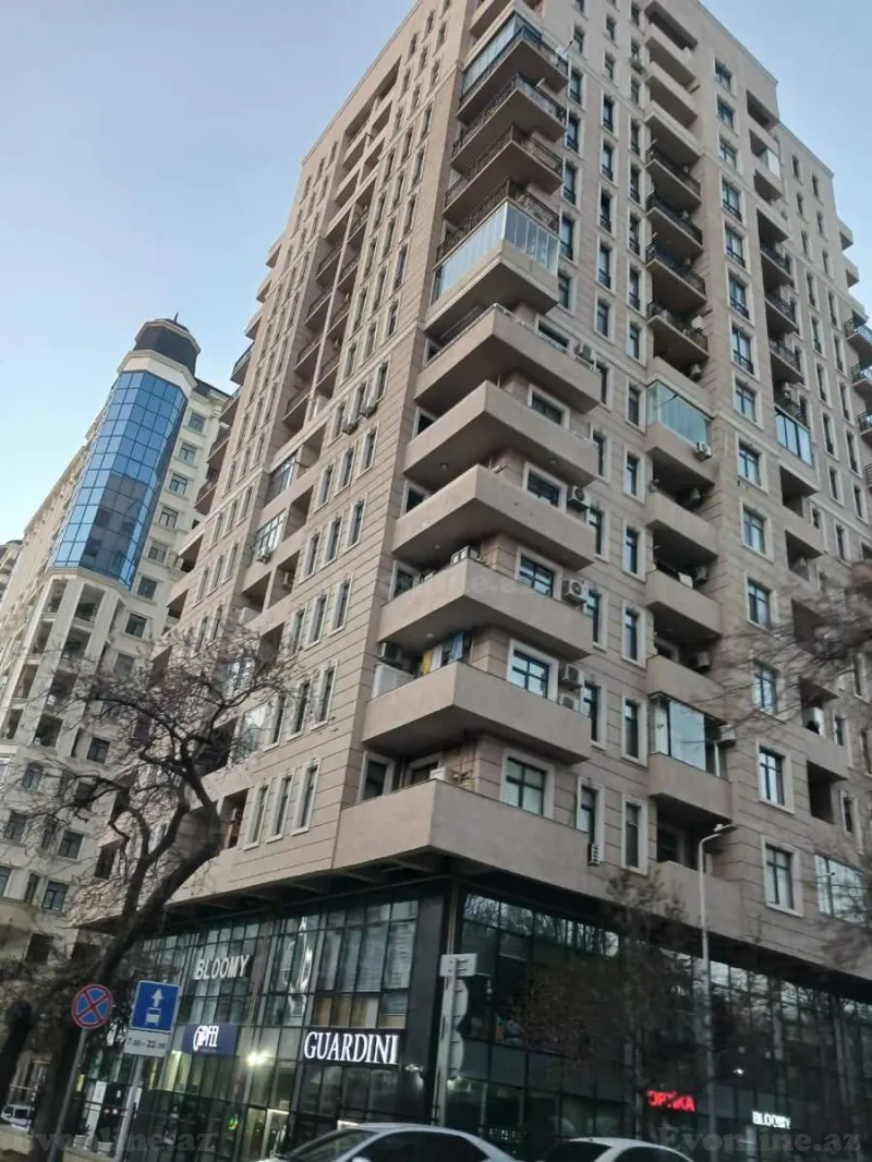 Satılır 1 otaqlı Mənzil Yeni tikili 76 m² 28 May m.