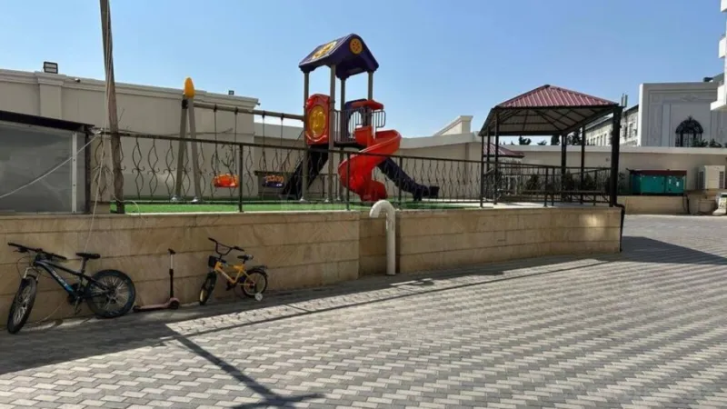 Satılır 4 otaqlı Mənzil Yeni tikili 150 m² 8-ci mikrorayon - şəkil 2