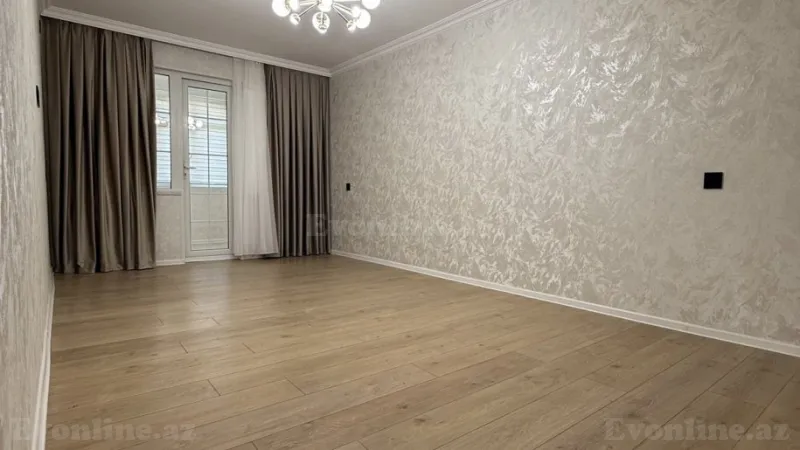 Satılır 3 otaqlı Mənzil Köhnə tikili 80 m² Neftçilər m.