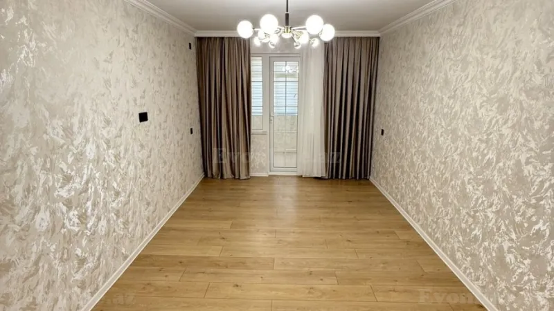 Satılır 3 otaqlı Mənzil Köhnə tikili 80 m² Neftçilər m. - şəkil 2