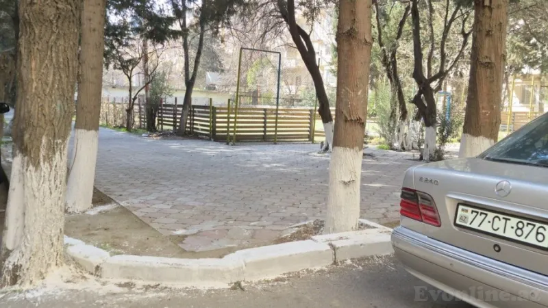 Satılır 3 otaqlı Mənzil Köhnə tikili 80 m² Nəsimi r. - şəkil 2