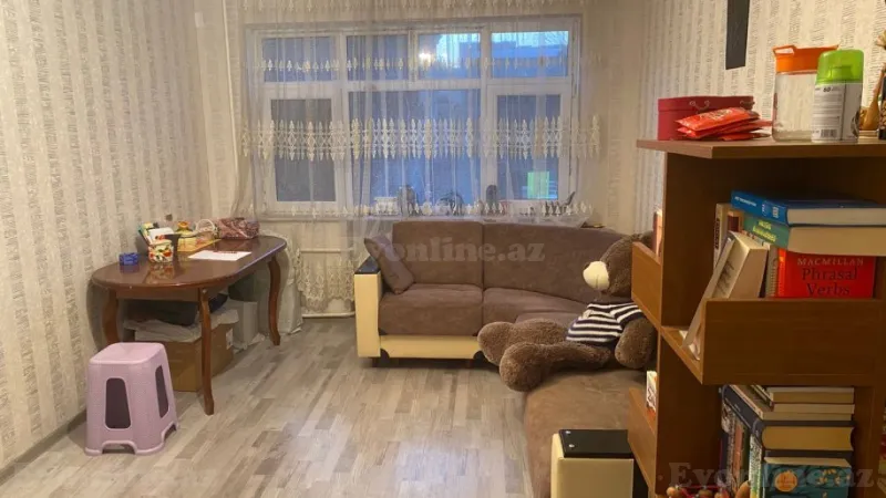Satılır 3 otaqlı Mənzil Köhnə tikili 80 m² Yeni Yasamal
