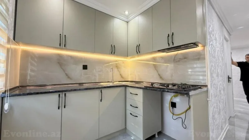 Satılır 3 otaqlı Mənzil Köhnə tikili 75 m² Neftçilər m. - şəkil 8