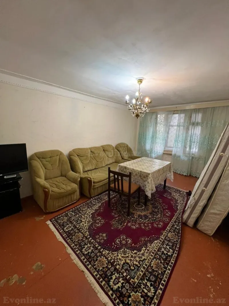 Kirayə verilir 3 otaqlı Mənzil Köhnə tikili 80 m² Nəriman Nərimanov m.