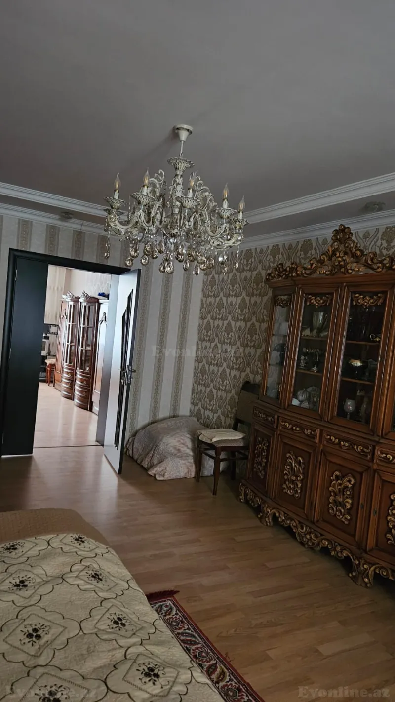 Satılır 4 otaqlı Mənzil Köhnə tikili 86 m² Binə - şəkil 2