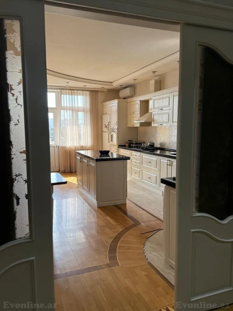 Satılır 4 otaqlı Mənzil Yeni tikili 220 m² Nərimanov r. - şəkil 8