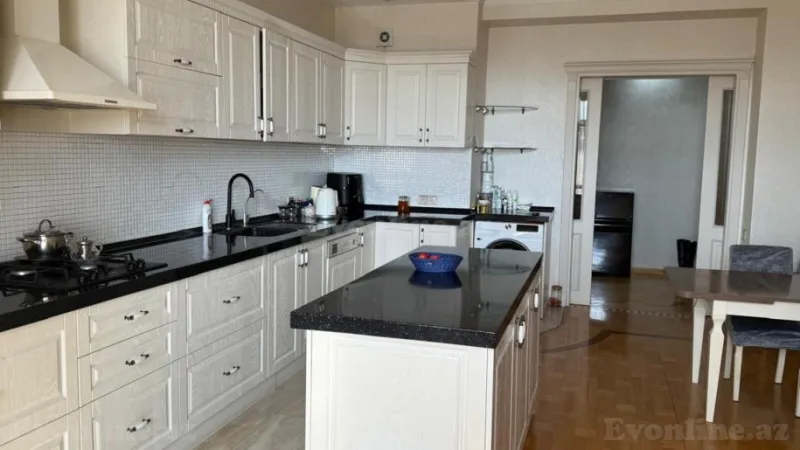 Satılır 4 otaqlı Mənzil Yeni tikili 220 m² Nərimanov r. - şəkil 15