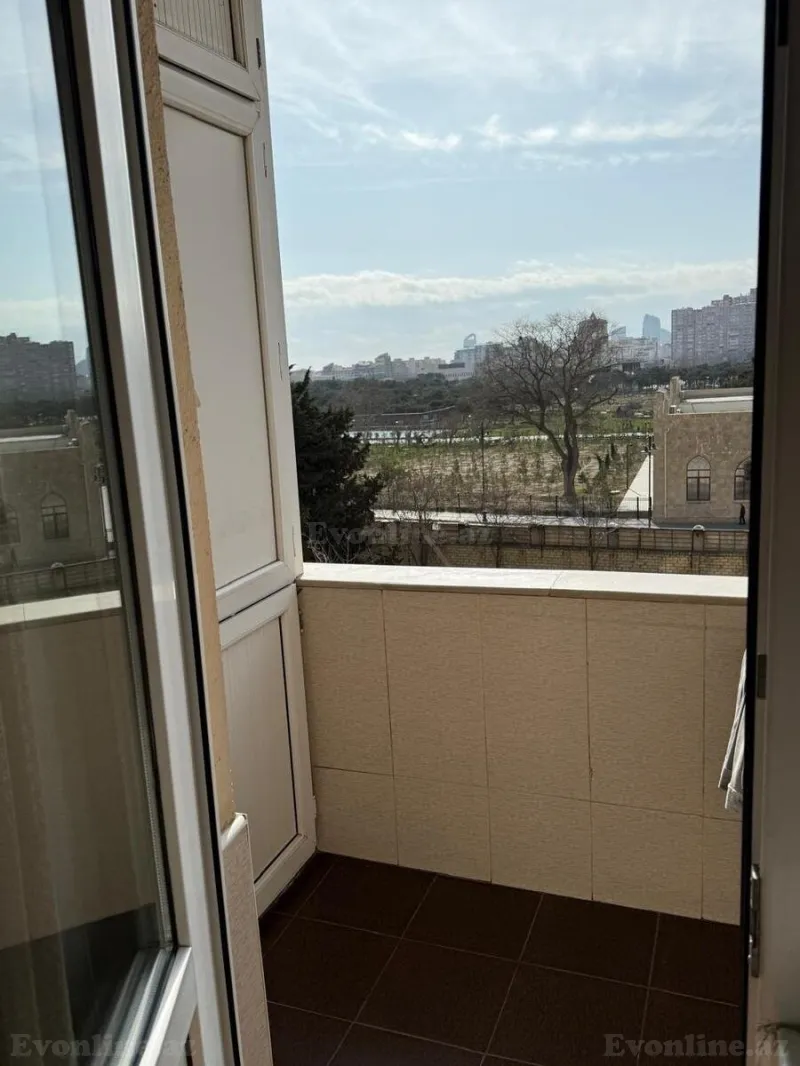 Satılır 4 otaqlı Mənzil Yeni tikili 220 m² Nərimanov r. - şəkil 16