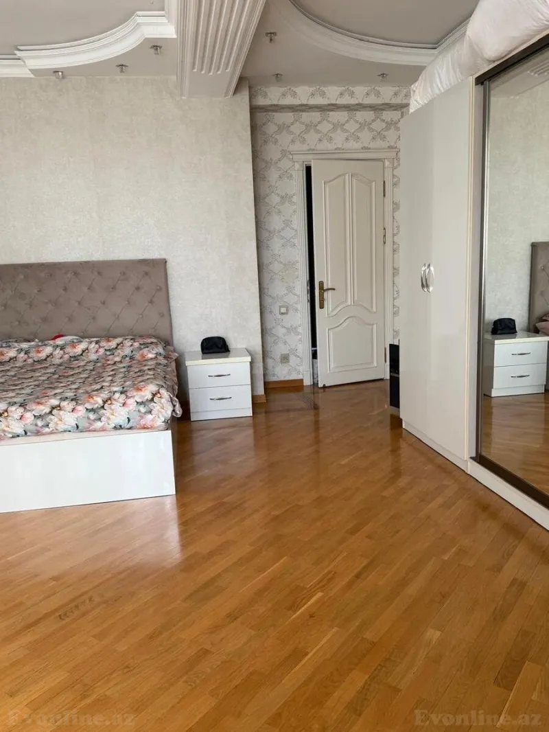 Satılır 4 otaqlı Mənzil Yeni tikili 220 m² Nərimanov r. - şəkil 19