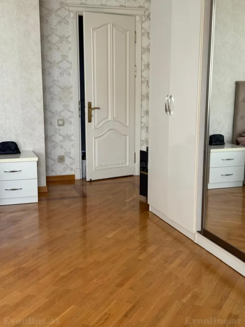 Satılır 4 otaqlı Mənzil Yeni tikili 220 m² Nərimanov r. - şəkil 20