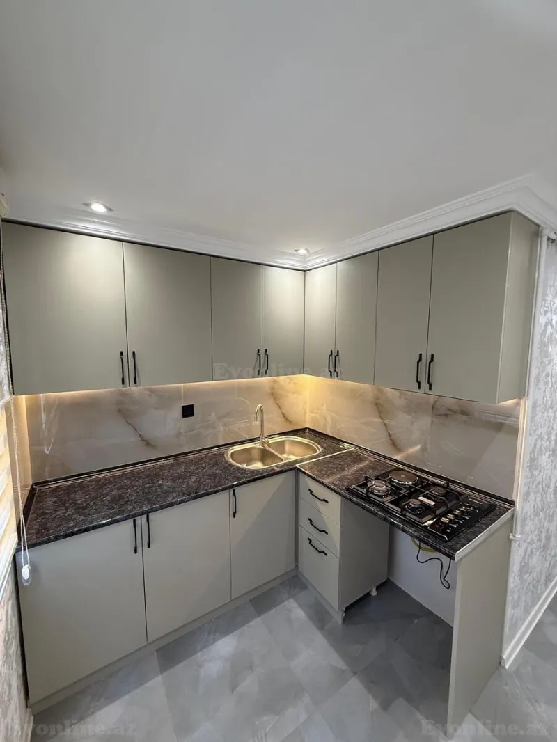 Satılır 3 otaqlı Mənzil Köhnə tikili 75 m² Neftçilər m. - şəkil 13