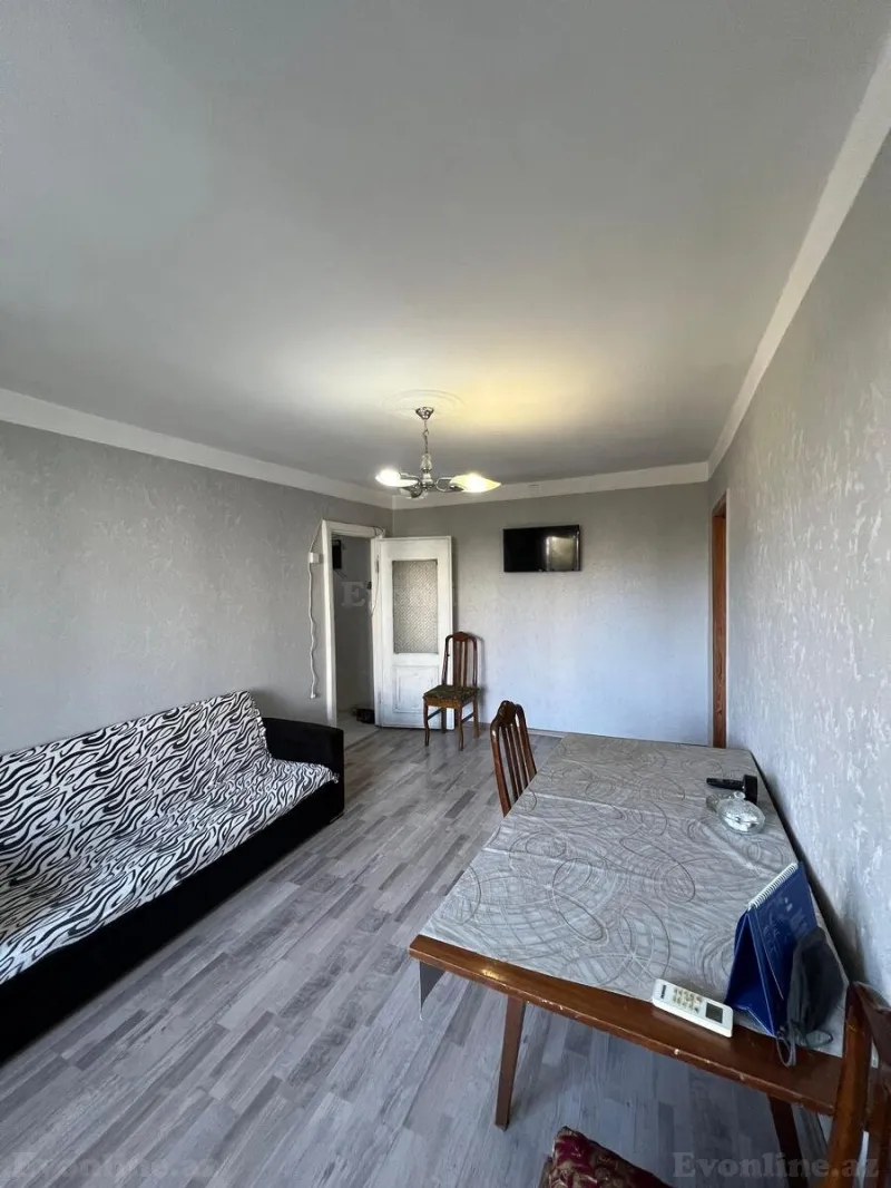 Satılır 2 otaqlı Mənzil Köhnə tikili 50 m² İnşaatçılar m. - şəkil 3